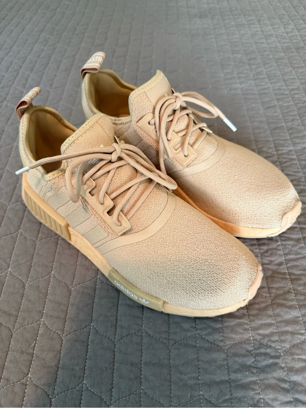 adidas NMD R1 sneaker! - Picture 3 of 10